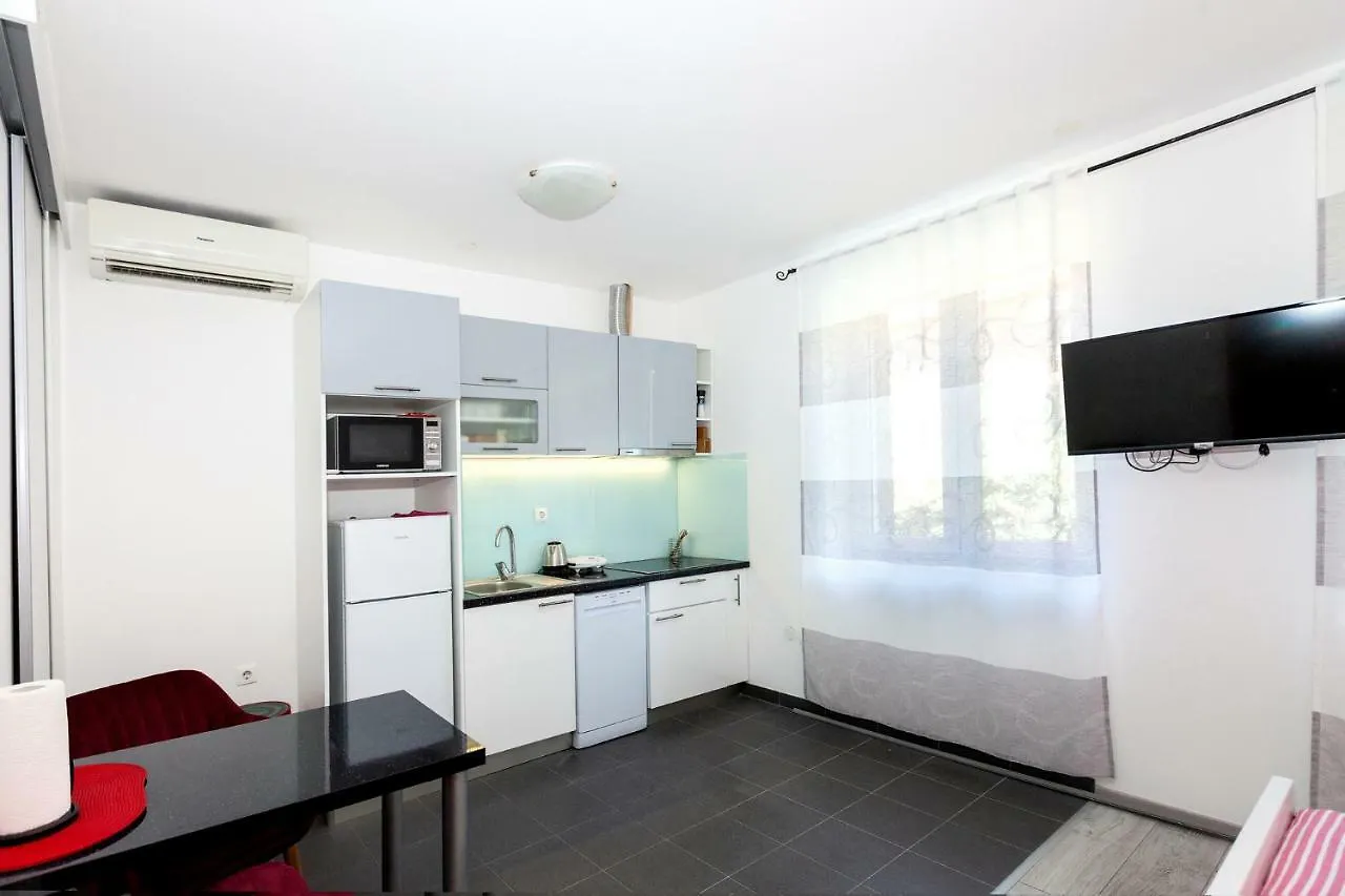 Studio Apartment Toma Split