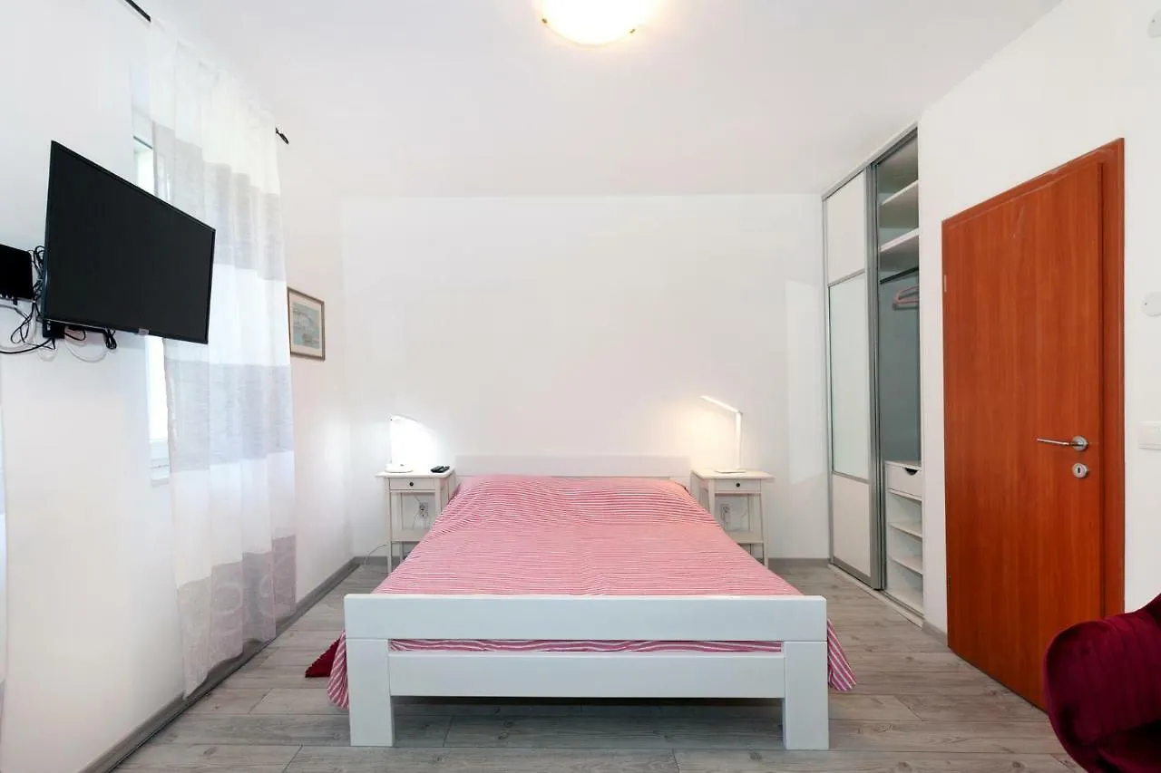 Studio Apartment Toma Split